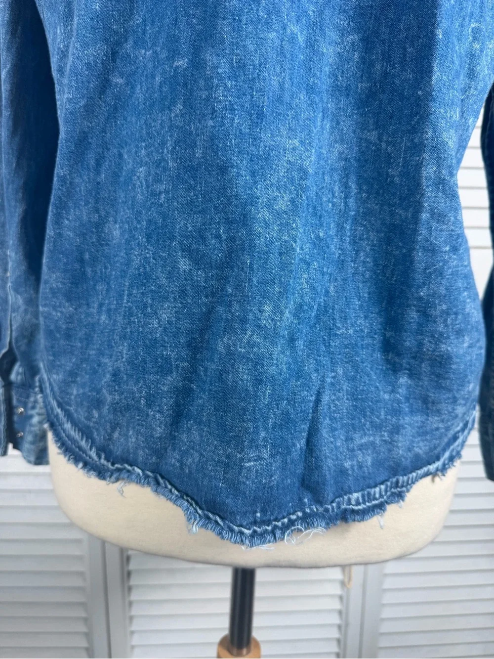 Levi's Classic Fit‎ Western Denim Snap Shirt Blue Long Sleeve Pearl Snaps L